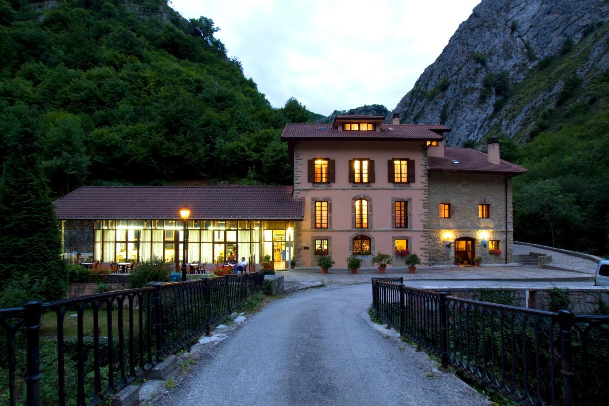 La Casona De Mestas Ponga Buitenkant foto